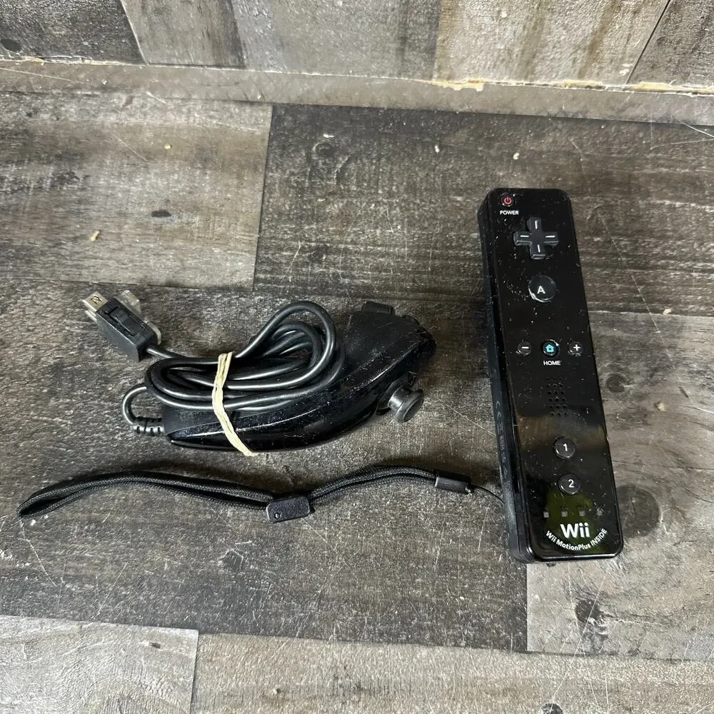 Nintendo Wii Black RVL-036 Motion Plus Remote Controller Nunchuck Gaming Combo